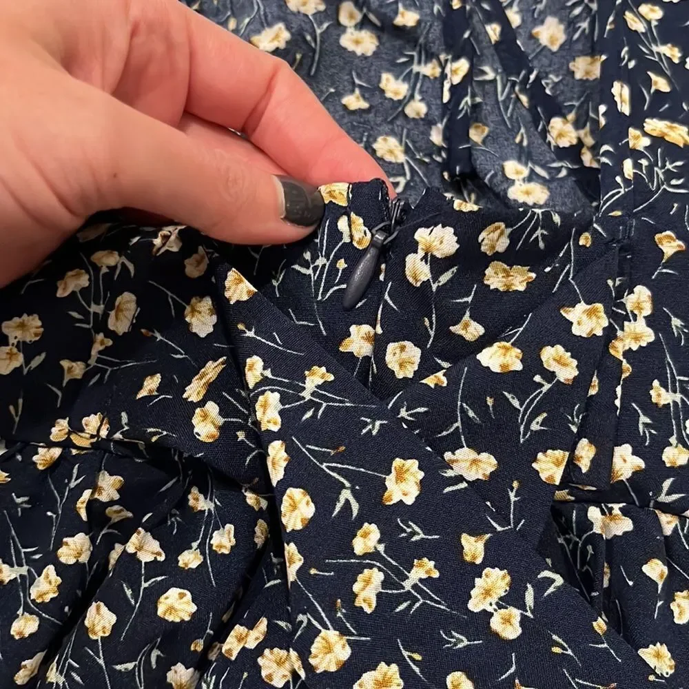 Backless Floral Print Dress - Picture 7 of 8